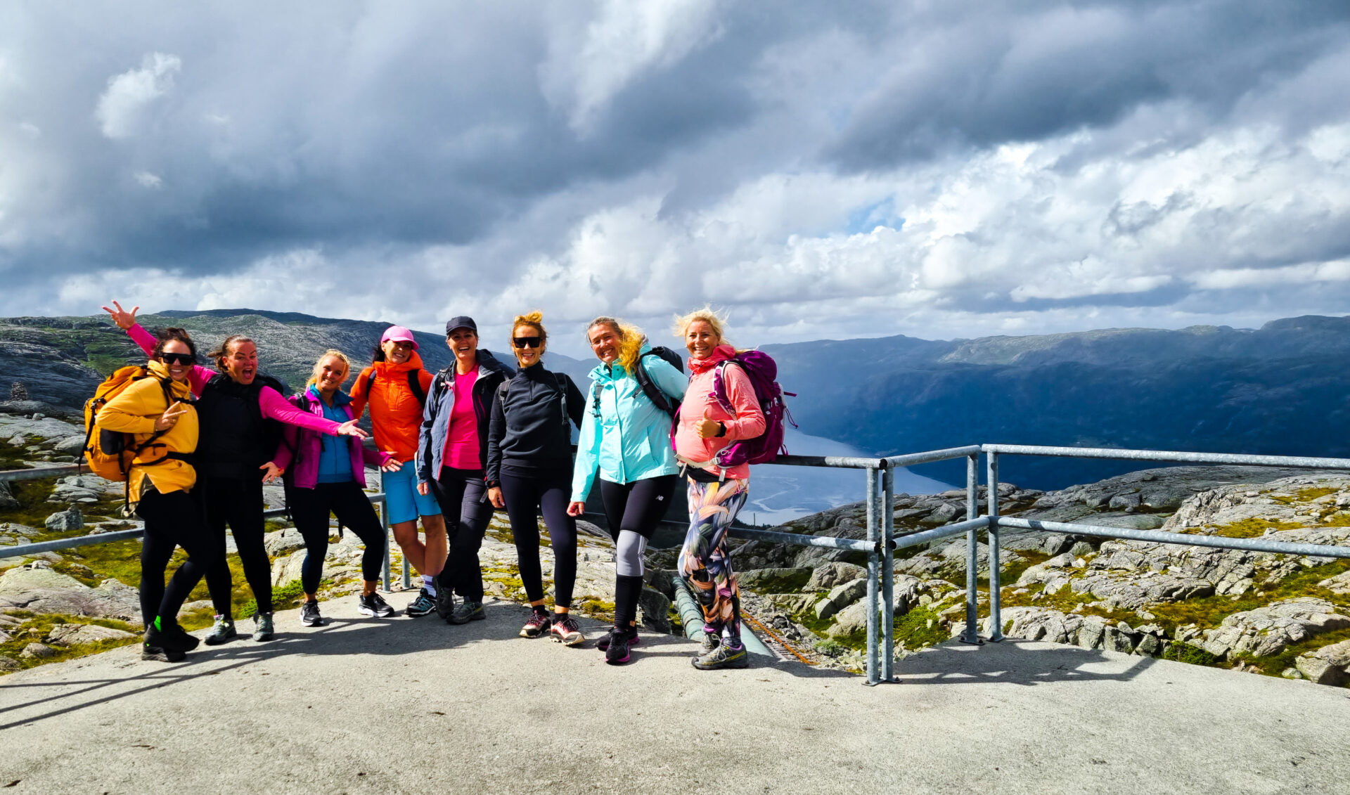 On the top of Flørlitrappene