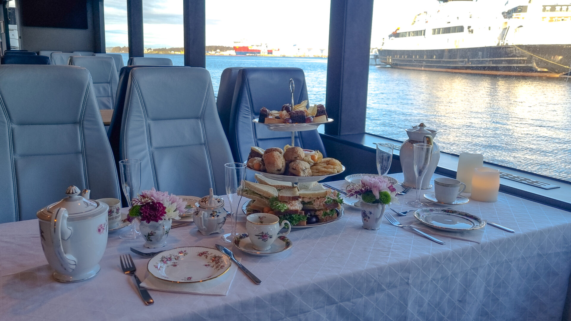 Kakefat og pynt fra Afternoon Tea på fjorden