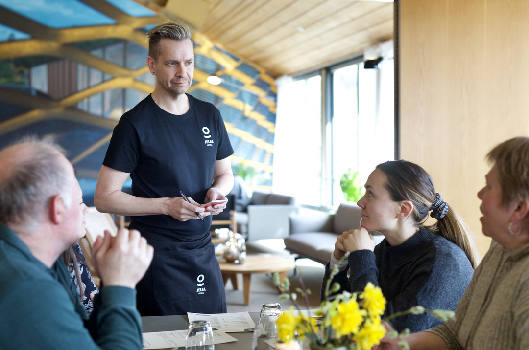 Lunch hos Jelsa Hotell