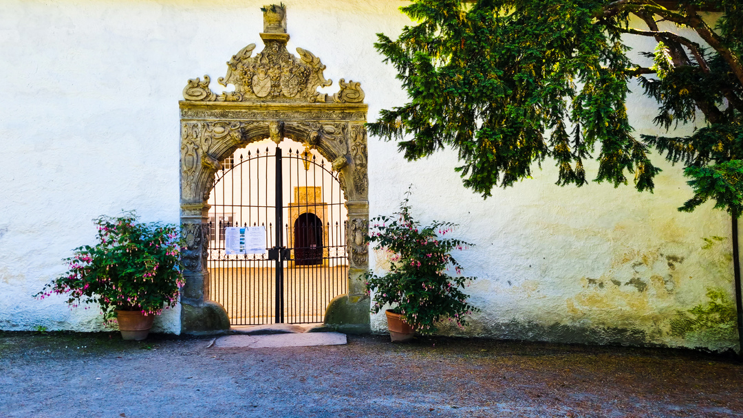 The entrance to the Barony and its courtyard