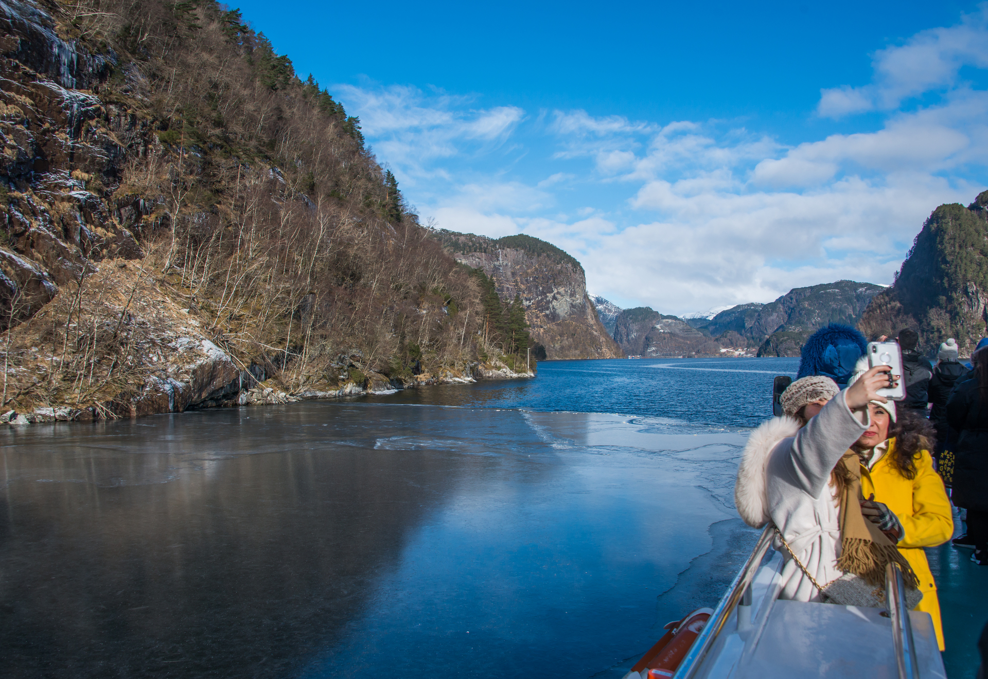 Fjordcruise i Mostraumen