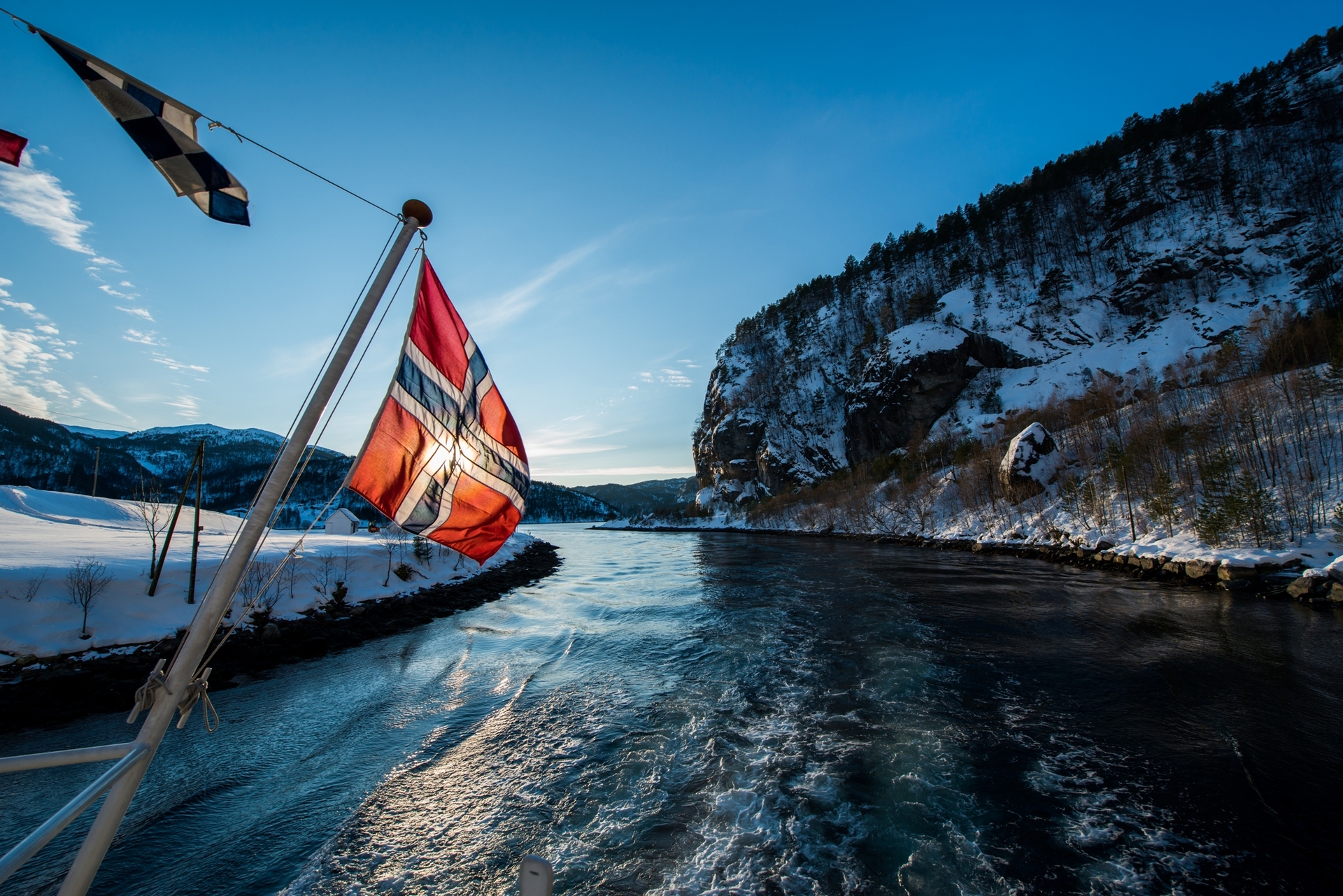 Landskapsbilde fjordcruise Mostraumen