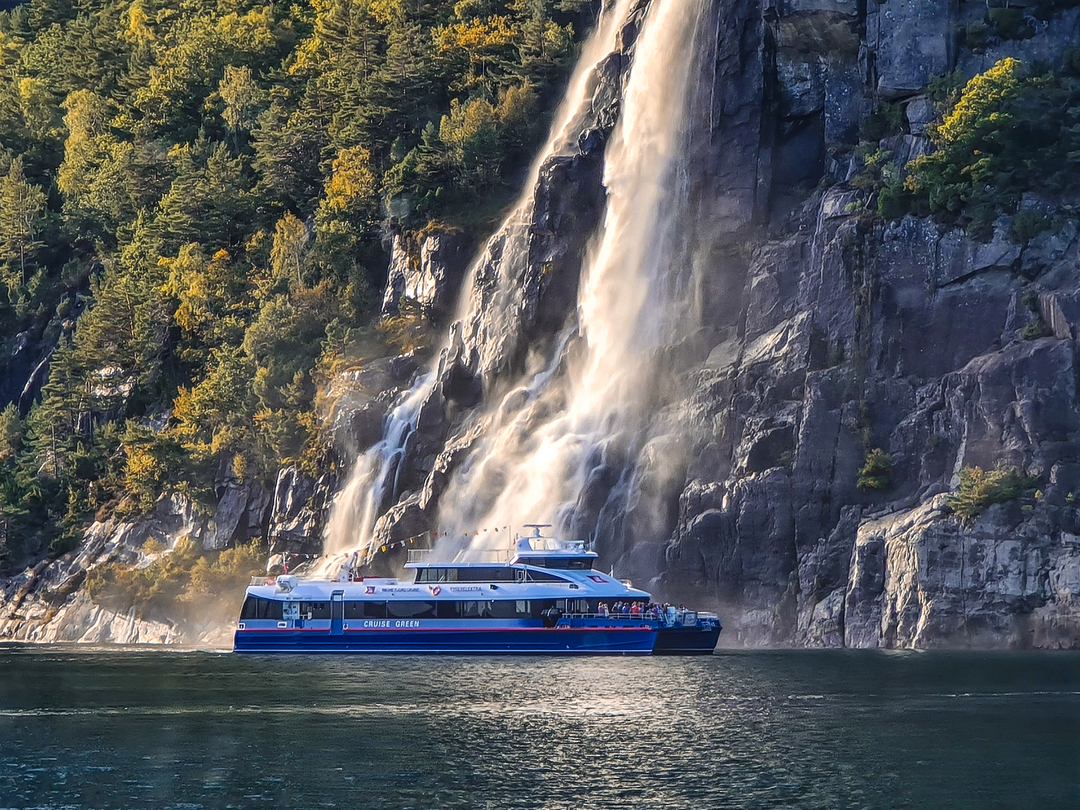 Rygerelektra ved Hengjanefossen i Lysefjorden