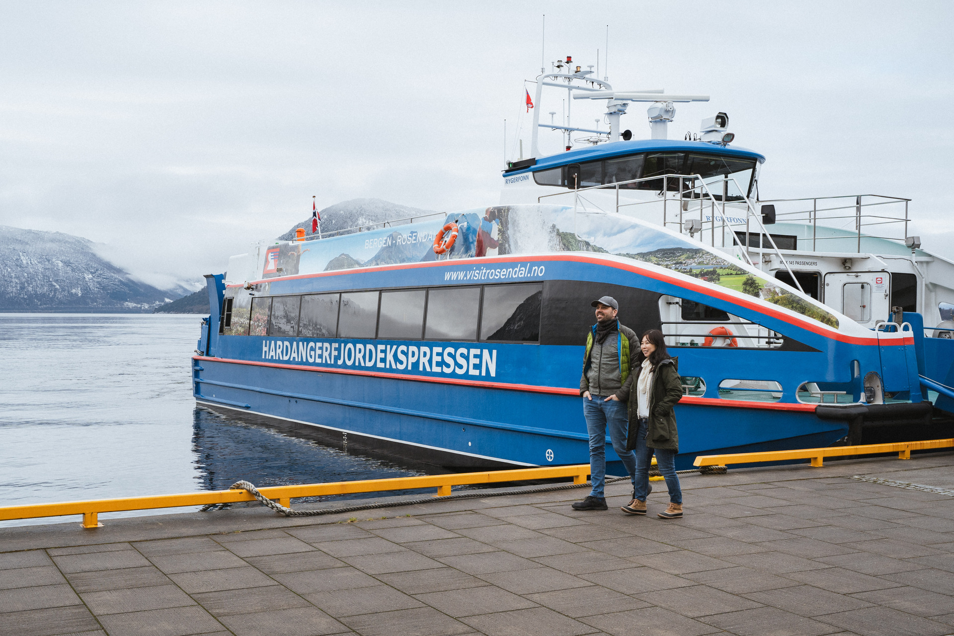 Hardangerfjordekspressen fra Bergen til Rosendal