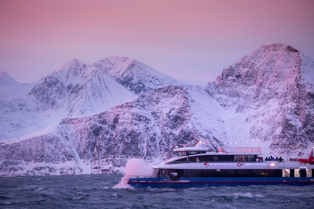 Arctic Fjord cruise Tromso