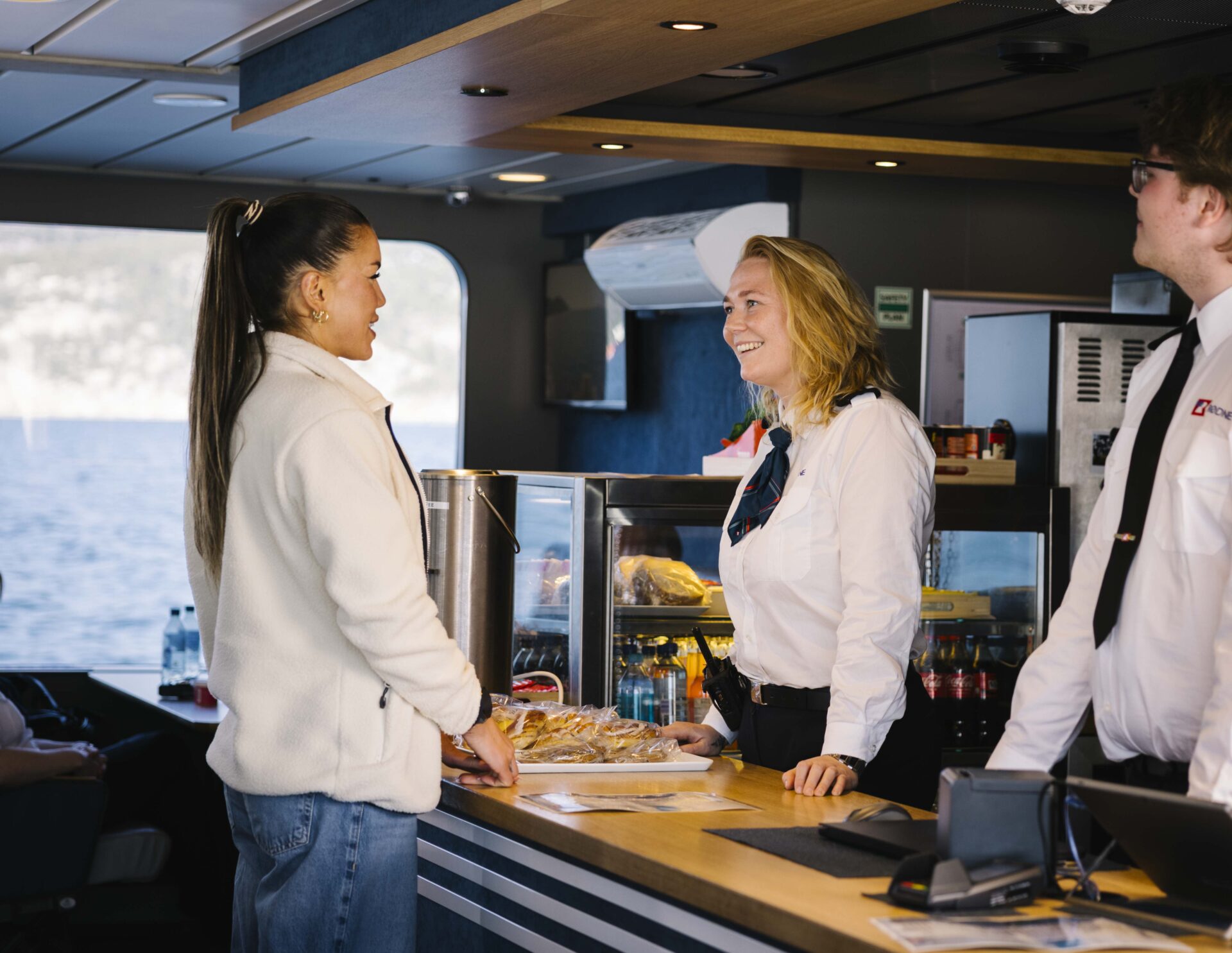 Kiosken vår om bord i Rygerdronningen